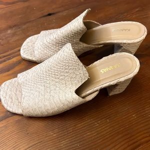 Kaanas Leather Block Heel Sandal 8